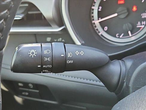 Used 2023 Toyota Highlander XLE FWD image 16