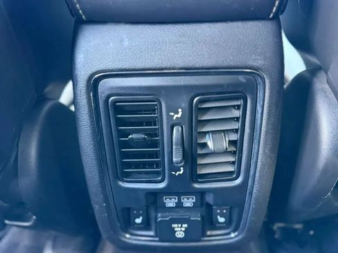 Used 2015 Jeep Grand Cherokee Limited AWD/4WD image 11