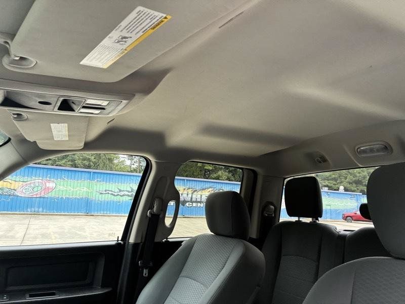 Used 2017 RAM 1500 Express RWD image 25