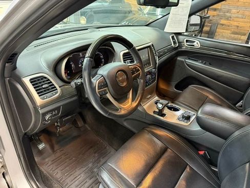 Used 2015 Jeep Grand Cherokee Overland AWD/4WD image 12
