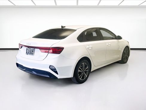 Used 2024 Kia Forte LXS w/ LXS Technology Package image 4