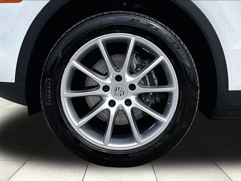 Used 2020 Porsche Cayenne AWD/4WD image 9