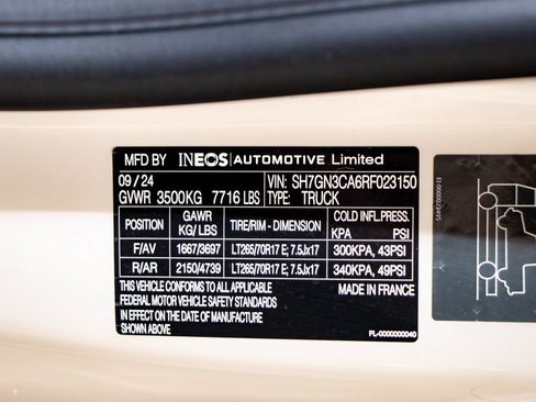 Used 2024 INEOS Grenadier AWD/4WD image 23