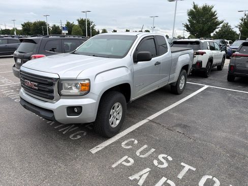 Used 2015 GMC Canyon W/T RWD image 1