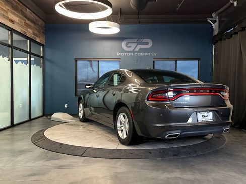 Used 2022 Dodge Charger SXT RWD image 5