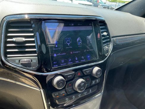 Used 2019 Jeep Grand Cherokee Overland AWD/4WD image 13