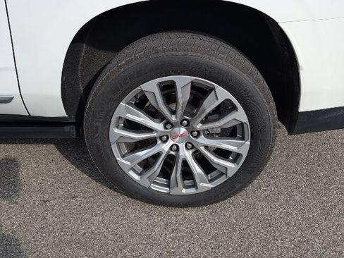 Used 2021 GMC Yukon XL Denali w/ Denali Ultimate Package AWD/4WD image 6