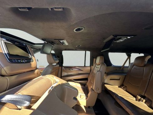 Used 2017 Cadillac Escalade ESV Platinum image 26