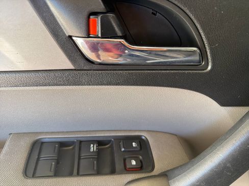 Used 2010 Honda CR-V LX image 23