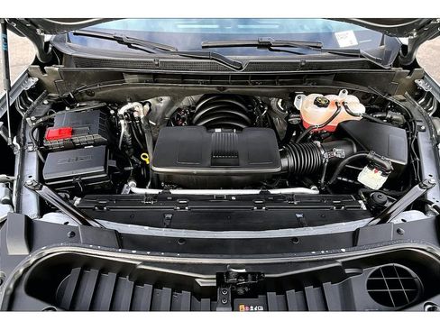 Used 2023 GMC Yukon AT4 w/ LPO, Floor Liner Package image 27