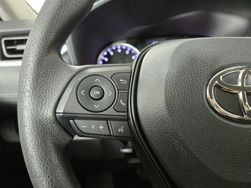 Used 2022 Toyota RAV4 LE AWD/4WD image 15