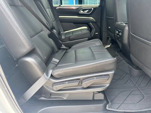 Used 2023 Chevrolet Suburban RST w/ Luxury Package AWD/4WD image 16