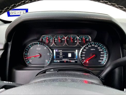 Used 2018 Chevrolet Suburban Premier image 28