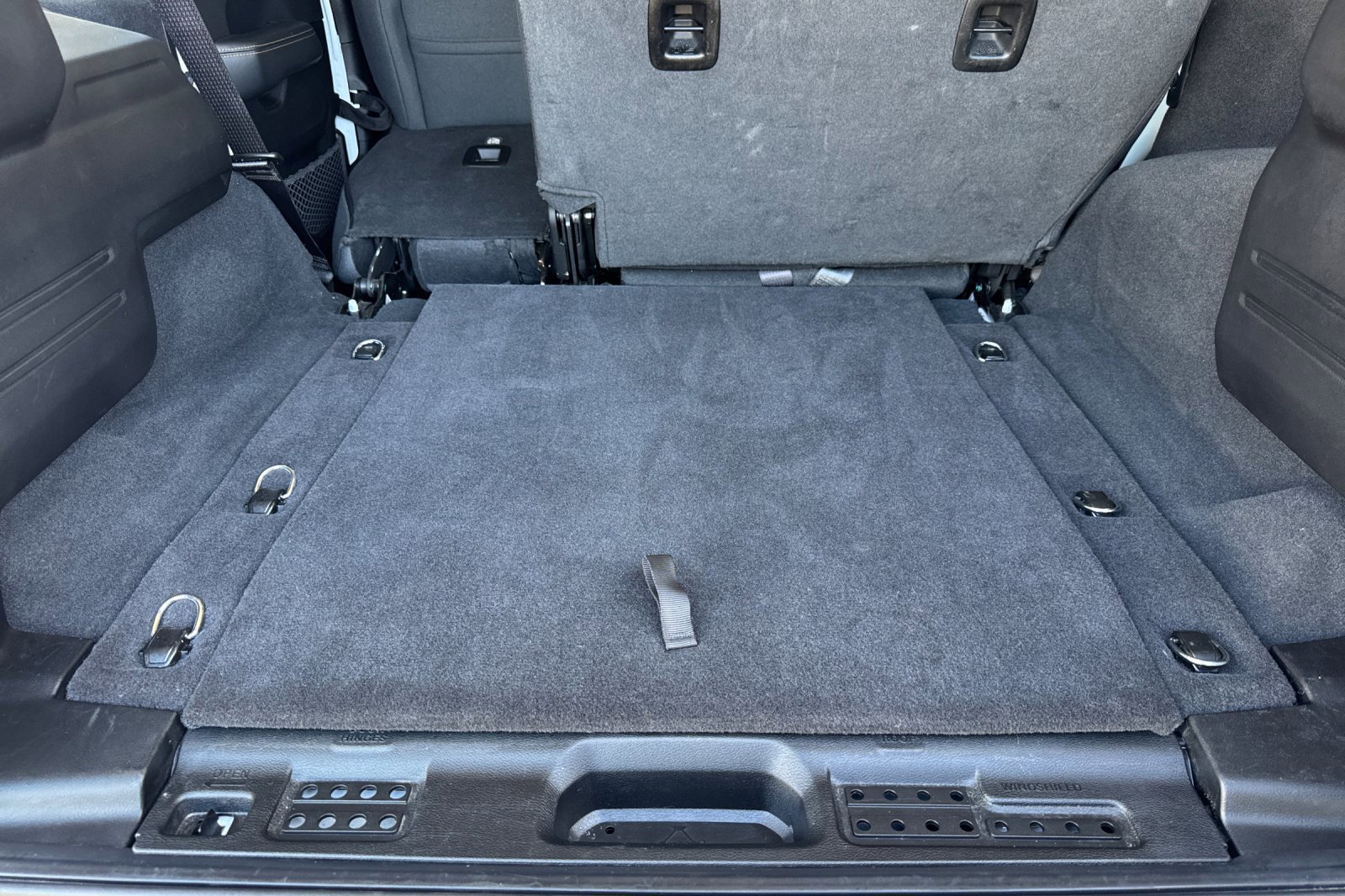 Used 2025 Jeep Wrangler Unlimited Sahara AWD/4WD image 16