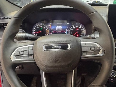 Used 2022 Jeep Compass Latitude AWD/4WD image 8
