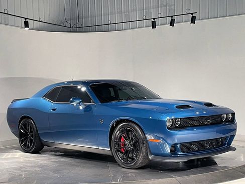 Used 2023 Dodge Challenger SRT Hellcat w/ Driver Convenience Group RWD image 88