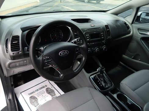 Used 2018 Kia Forte LX image 6