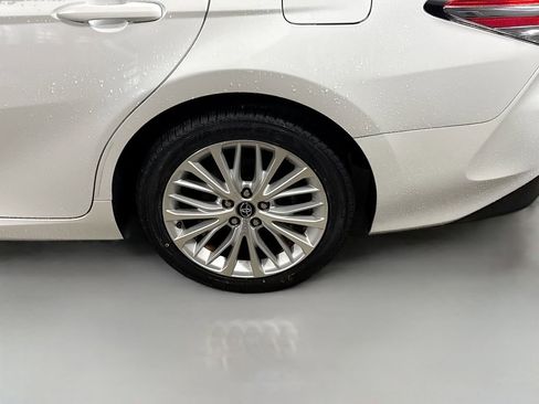 Certified 2018 Toyota Camry XLE image 28