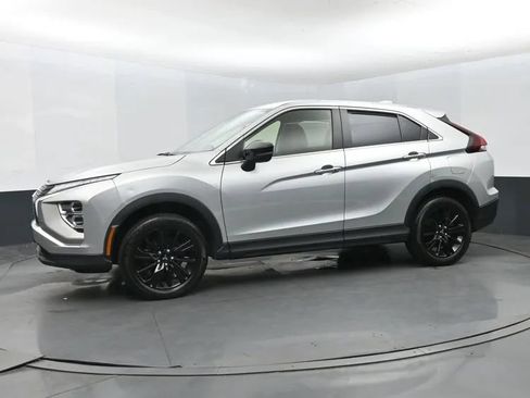 Used 2024 Mitsubishi Eclipse Cross LE AWD/4WD image 5