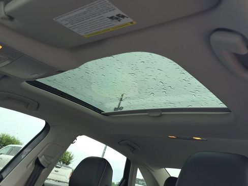 Used 2023 Volkswagen Jetta SE w/ Panoramic Sunroof Package FWD image 22