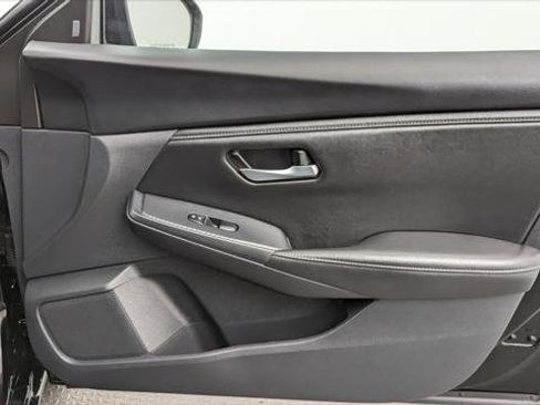 Used 2025 Nissan Sentra SV image 22