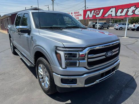 Used 2025 Ford F150 Lariat w/ Tow/Haul Package AWD/4WD image 3