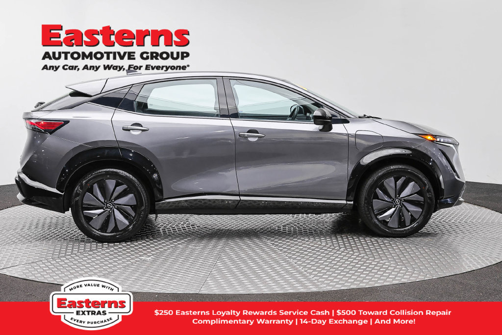 Used 2023 Nissan Ariya AWD image 5