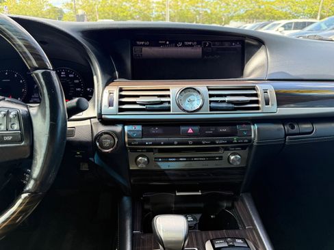 Used 2014 Lexus LS 460 w/ Comfort Package RWD image 29