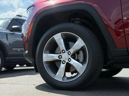 Used 2021 Jeep Grand Cherokee L Limited AWD/4WD image 52