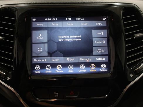 Used 2019 Jeep Cherokee Limited AWD/4WD image 34