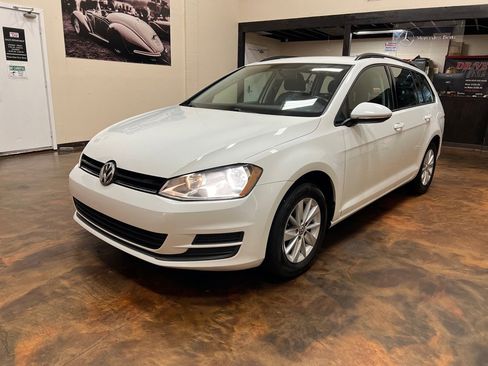 Used 2015 Volkswagen Golf S image 5
