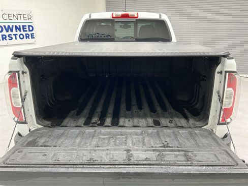 Used 2016 GMC Canyon SLE w/ SLE Convenience Package image 23