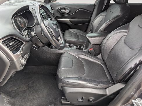 Used 2019 Jeep Cherokee Limited AWD/4WD image 26