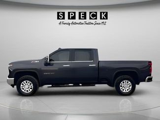 Used 2024 Chevrolet Silverado 3500 LTZ video 2