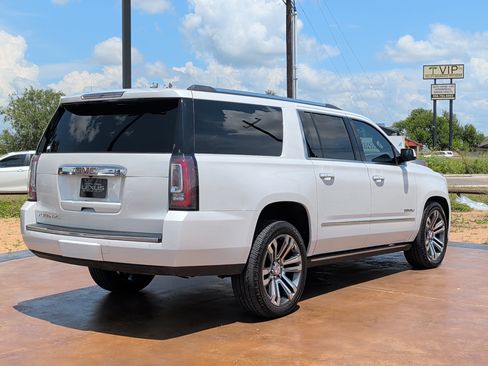 Used 2019 GMC Yukon XL Denali w/ Denali Ultimate Package RWD image 2