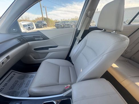 Used 2015 Honda Accord EX-L image 10