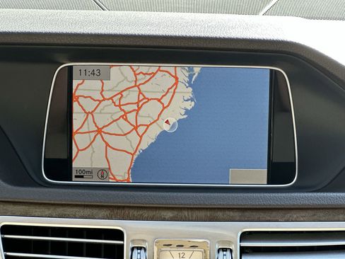 Used 2015 Mercedes-Benz E 350 Sedan image 28