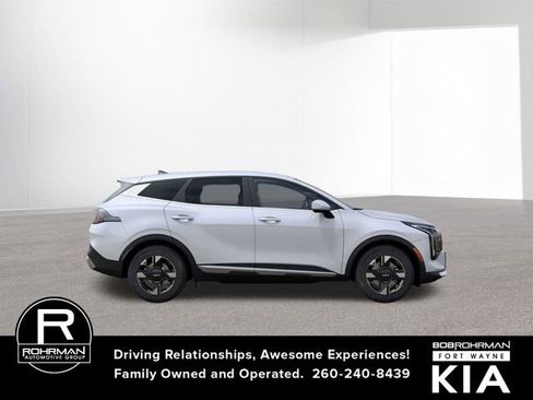 New 2026 Kia Sportage LX image 9