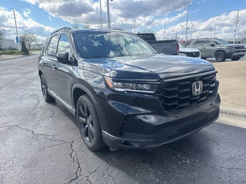 Used 2025 Honda Pilot Black Edition image 13