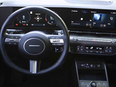 Used 2024 Hyundai Kona SEL w/ Convenience Package image 19