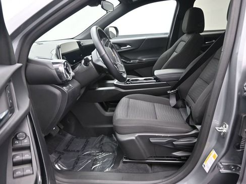 Used 2025 Chevrolet Equinox LT FWD image 13