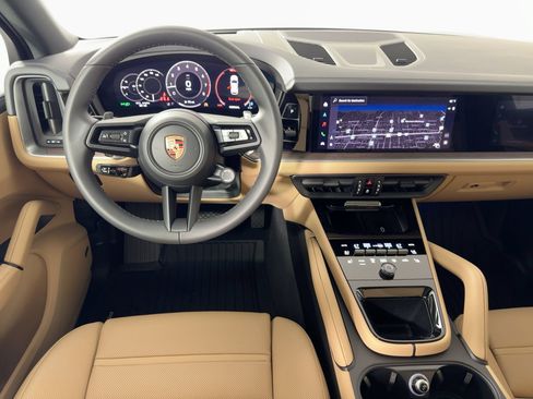 Certified 2026 Porsche Cayenne AWD/4WD image 28