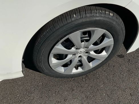 Used 2024 Toyota Corolla LE image 15