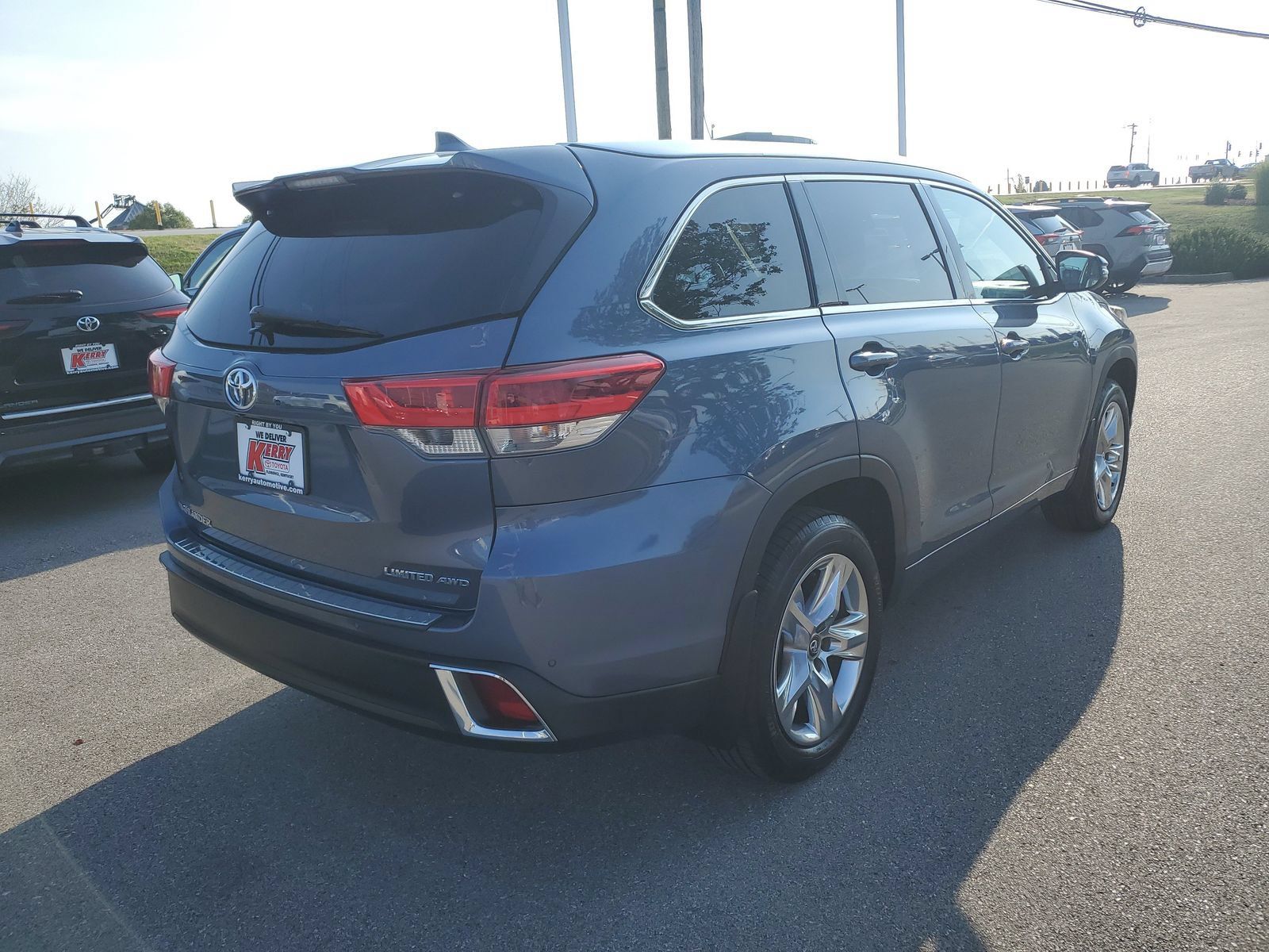 Used 2018 Toyota Highlander Limited AWD/4WD image 4