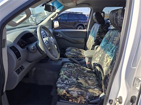 Used 2012 Nissan Frontier SV w/ SV Premium Utility Pkg image 10