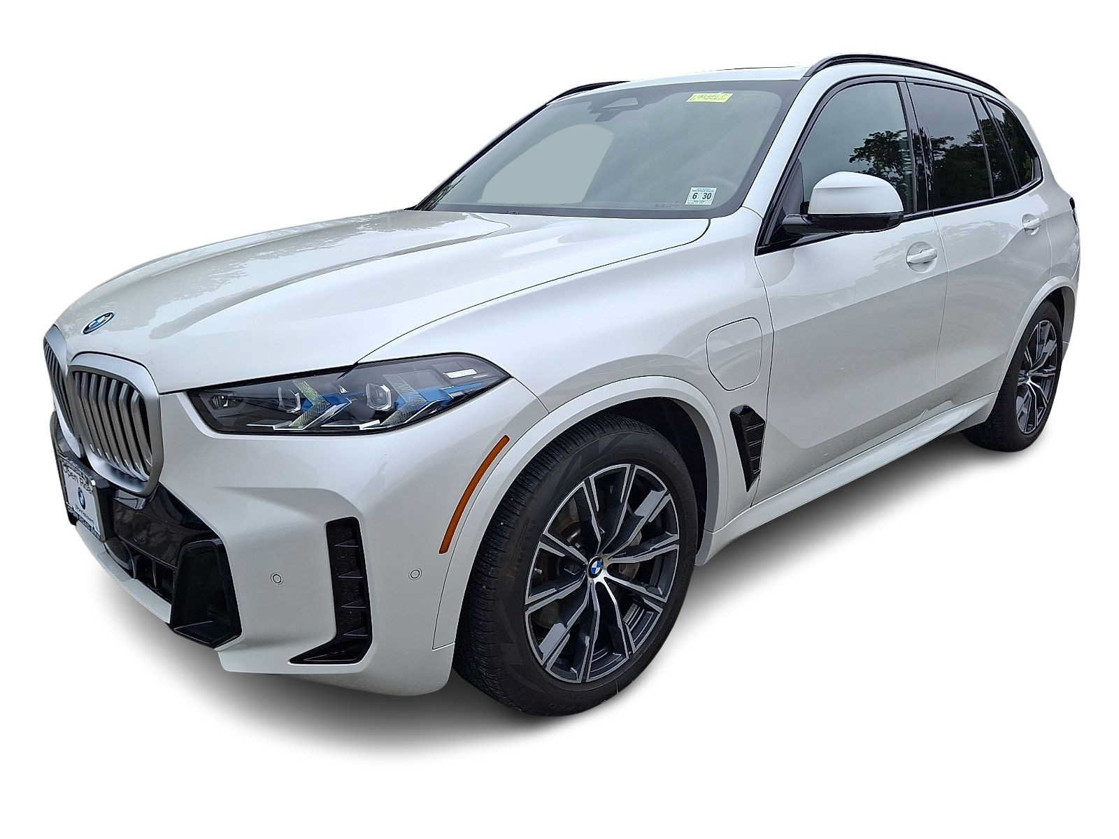 Used 2026 BMW X5 xDrive50e w/ M Sport Package AWD/4WD image 3
