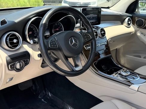 Used 2019 Mercedes-Benz GLC 300 4MATIC image 29