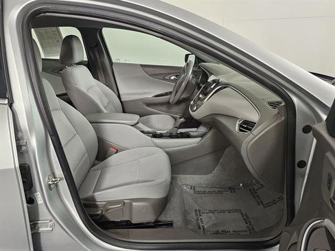 Used 2018 Chevrolet Malibu LT image 13