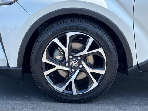 Certified 2021 Toyota C-HR XLE FWD image 34