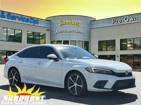 Used 2022 Honda Civic Touring image 1